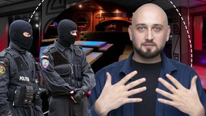 Actor celebru din România, săltat de mascați! Este vizat într-un dosar de trafic de persoane și spălare de bani, într-un club din București