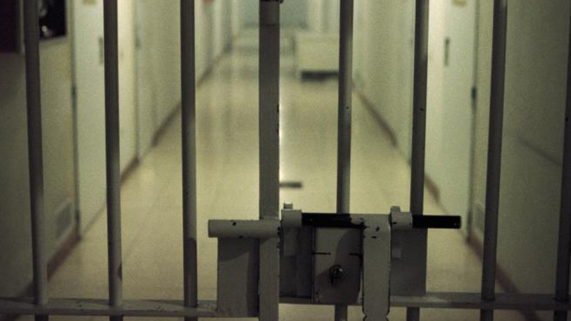 Salariile angajaţilor din penitenciare vor creşte