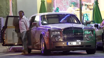 Una blonda, alta bruneta. Irinel si-a petrecut noaptea cu “Patrunjel” si cu sosia Monicai! Vezi cu care a plecat!