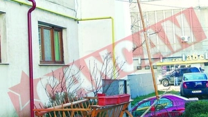 Fantana si caruta in fata blocului
