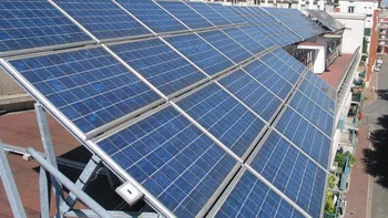 Panourile solare de balcon care fac senzație în Germania au ajuns și în România. Cât costă și cum funcționează