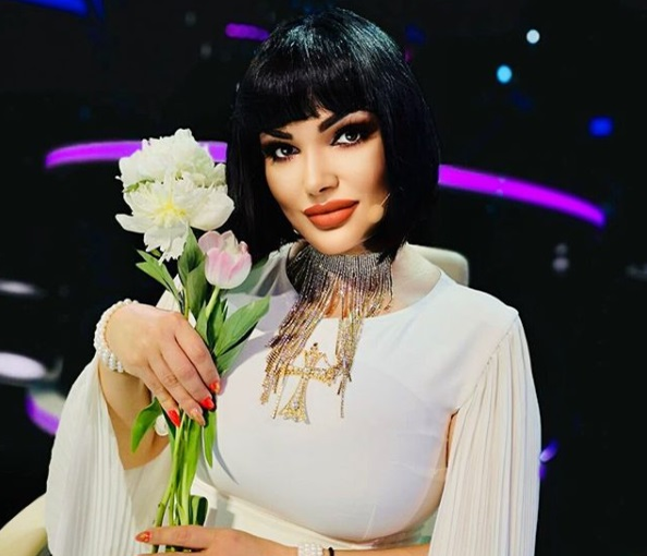Ozana Barabancea a fost criticată pentru că își modifică excesiv fotografiile