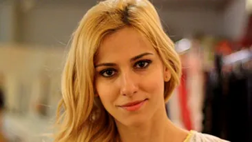 Dana Rogoz a fost cuminte si a primit deja cadou de la Iepurasul de Paste!