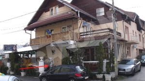 Politistul baut si agresiv, in restaurant