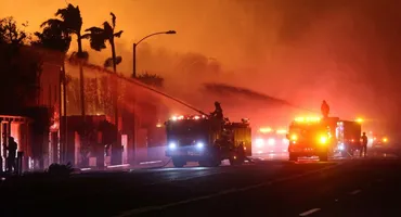 ”Zici că vine sfârșitul lumii”. Mărturiile șocante ale oamenilor care au fost afectați de incendiile din LA
