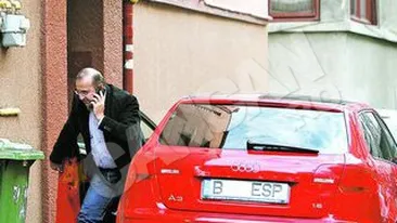 Adriana Saftoiu i-a oferit fostului sot autoturismul, pentru o sesiune de shopping. Claudiu si o pisica i-au luat masina mica