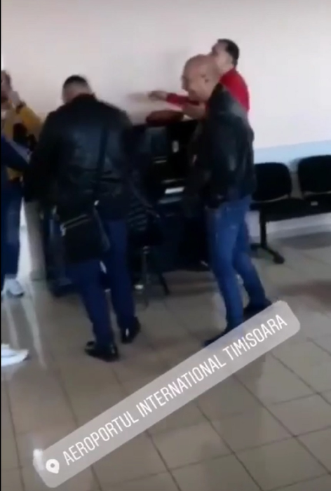 Manelistul, show de zile mari în aeroport