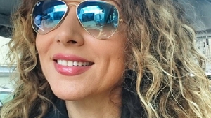 Nu mai arată aşa! CARMEN BRUMĂ şi-a schimbat radical look-ul