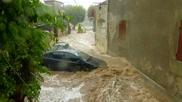 Cel puţin 12 morţi în urma inundaţiilor produse pe insula italiană Sicilia