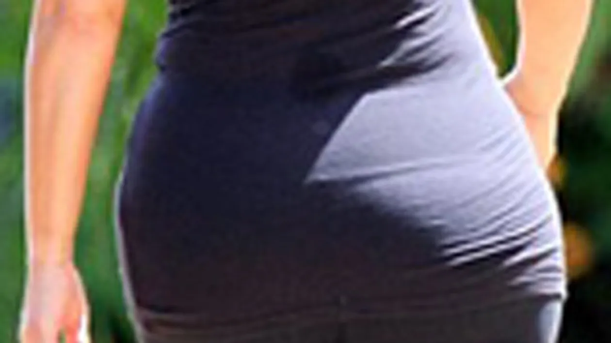 Fotografia care te va ingrozi! Ai avut multe vise umede dupa ce ai vazut sextape-ul cu ea, dar acum s-a transformat radical - Asta este fundul ei adevarat, restul este marketing si Photoshop