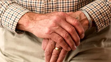 Un italian de 91 de ani a ajuns la închisoare după ce a persecutat o îngrijitoare româncă, pentru că a refuzat să întrețină relații cu el! Ce pagube uriașe trebuie să-i plătească femeii