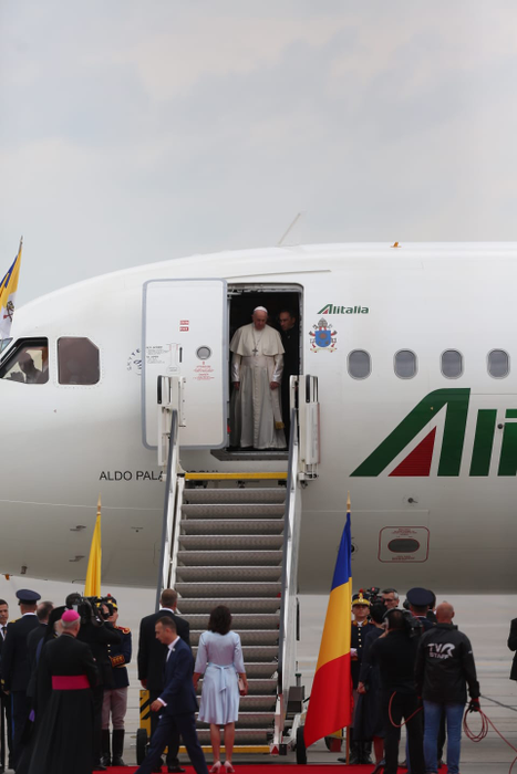 Ce l-a rugat Andreea Esca pe Papa Francisc în avion