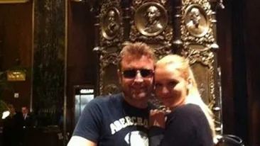 VIDEO Botezatu nu se desparte de Sandra! A luat-o cu el la Fashion Week in New York unde a lansat-o in lumea modei internationale!