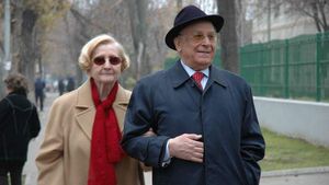 Cine va moșteni averea lui Ion Iliescu. Fostul președinte și soția sa nu au avut copii