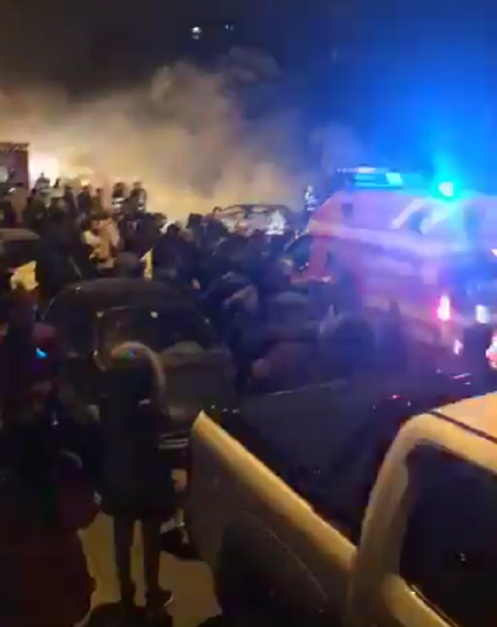 VIDEO / Imagini NECENZURATE de la accidentul groaznic din Capitală! Martorii filmau scenele de iad, victimele arse şi se aud exploziile: „Amândoi mişcă, nu sunt morţi!”
