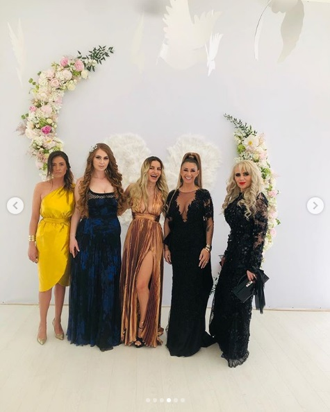 Ce surpriză! Ce rochie sexy a ales Anamaria Prodan azi, la o nuntă, după ce a apărut aproape goală la petrecerea VIVA