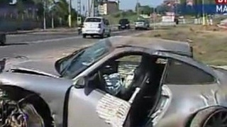 Fiica fostului ministru al Tineretului Georgiu Gingaras, ranita intr-un teribil accident rutier produs la Mamaia! Porsche-ul in care se afla s-a facut praf din cauza vitezei!
