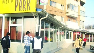 Bataie ca-n filme intre liberali si democrati pentru o fata