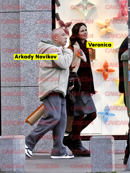 Arkady Novikov și Veronica se îndreaptă către mașină și vor pleca la restaurant