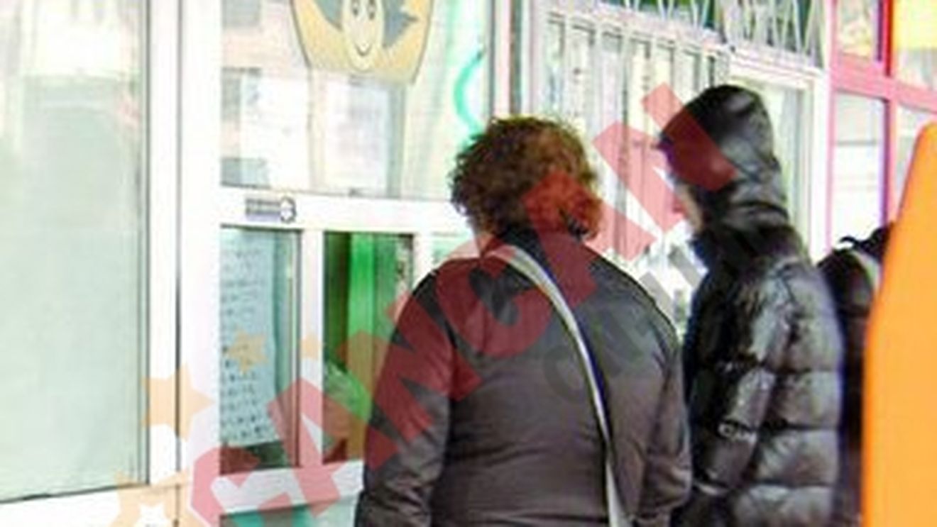 Isi fac provizii de droguri usoare!