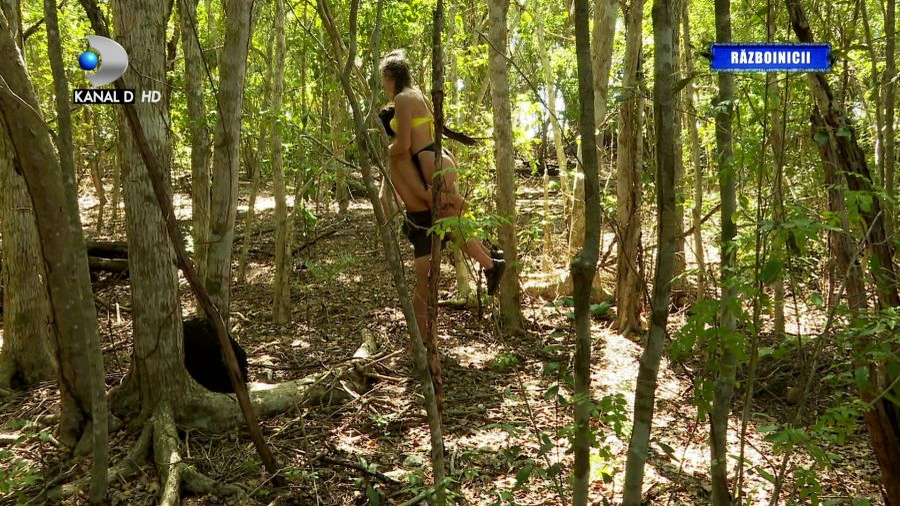 Albert Oprea, îndrăgostit de una dintre colege: “Este fata perfectă”. Cine este blonda alături de care a fost filmat în tandrețuri | VIDEO