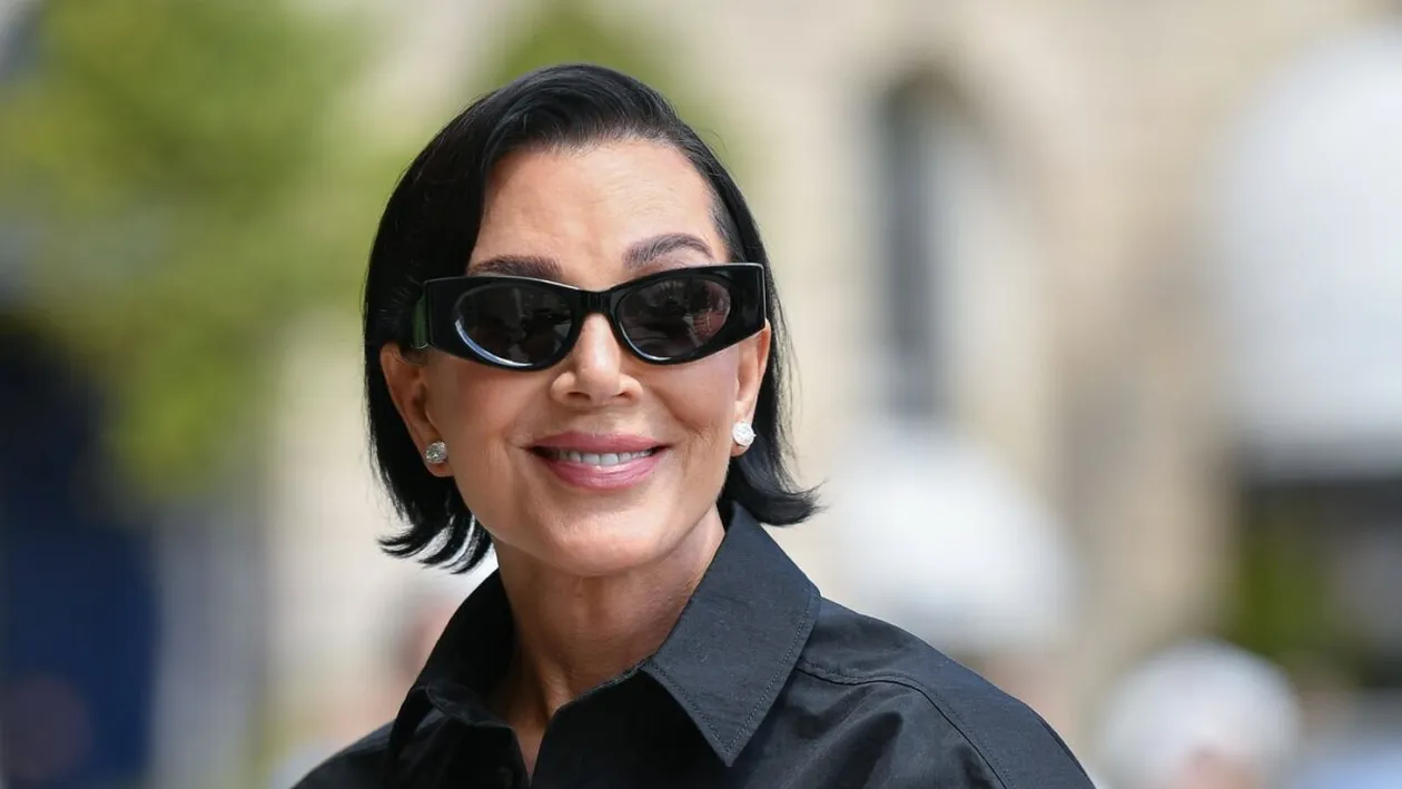 Suma URIAȘĂ plătită de Kris Jenner pentru a arăta cu 20 de ani mai tânără. Transformare uluitoare la 69 de ani!