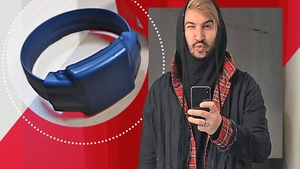 Își tunează brățara de protecție cu Swarovski și safire! Așa ceva mai rar vezi! Ce i-a trecut prin cap lui Alex Dobrescu, în plin scandal cu Cristina Cioran