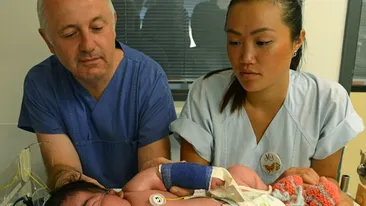 Pare un bebelus normal, dar cand o afli cum s-a născut o să rămâi uimit. A doborât recordul din primele secunde de viata