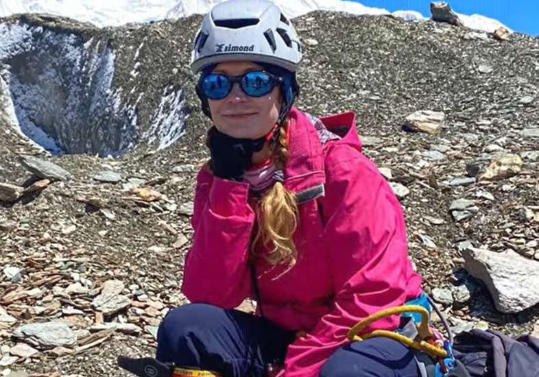 Ea este Natalia, alpinista care a murit pe cel mai înalt munte din Kârgâzstan. Ce s-a întâmplă cu trupul său