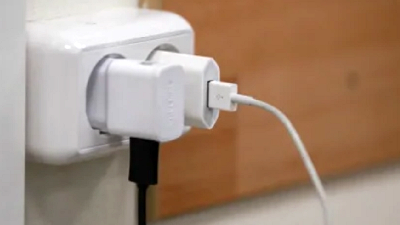 Electrocasnicul care trebuie neapărat scos din priză înainte de culcare. Mulți români fac greșeala asta