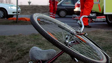 TRAGIC accident in Suceava! Un barbat a murit dupa ce coada unei greble a intrat in spitele bicicletei