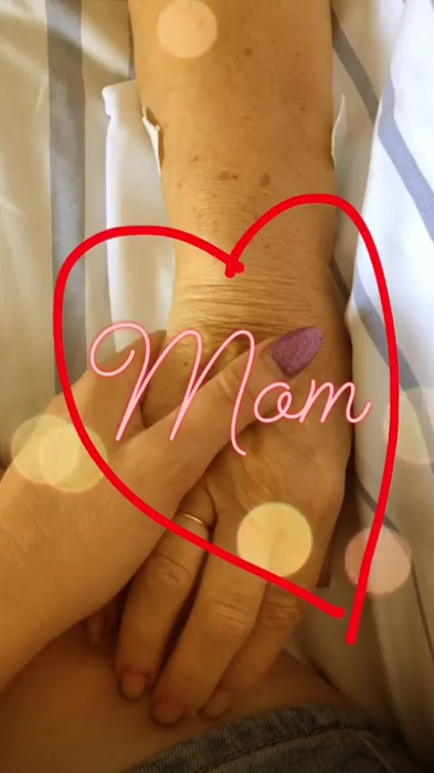 Irina Pavlenco, în lacrimi după ce mama ei a fost operată de pe creier. Constanța a aflat că are o tumoră, după ce a făcut accident vascular