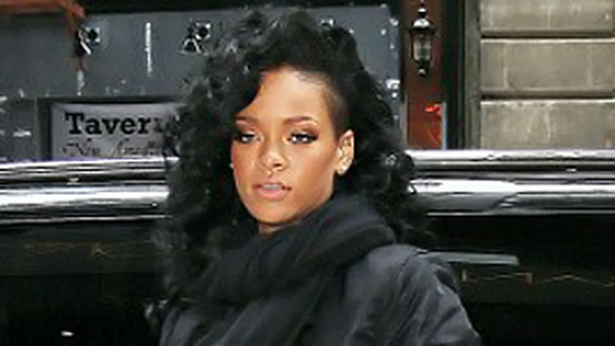 Rihanna, designer pentru Armani