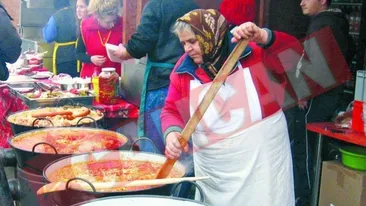 Tuica fiarta, fasole si parade militare de 1 Decembrie