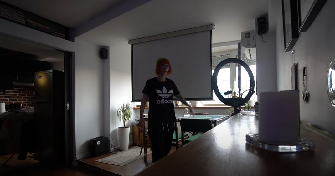 Bianca Adam locuiește în centrul Capitalei. Sursă foto: captură video YouTube