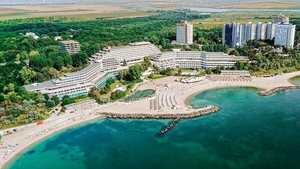 Litoralul românesc, gol în plin sezon estival! Proprietarii disperaţi încep să își scoată hotelurile și terasele la vânzare