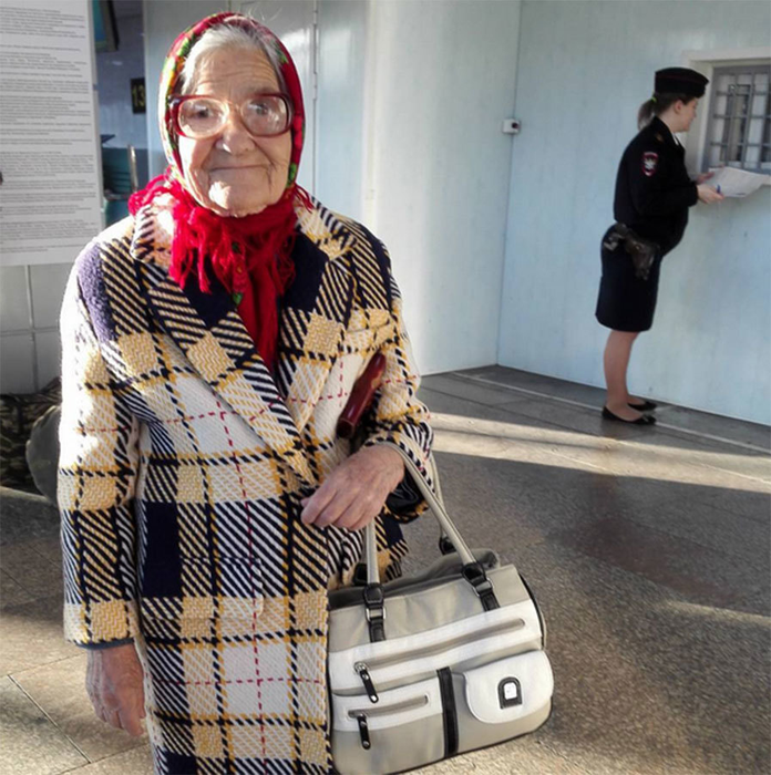 Bunicuţa de 89 de ani care şi-a propus să vadă toată lumea! A devenit vedetă pe Instagram