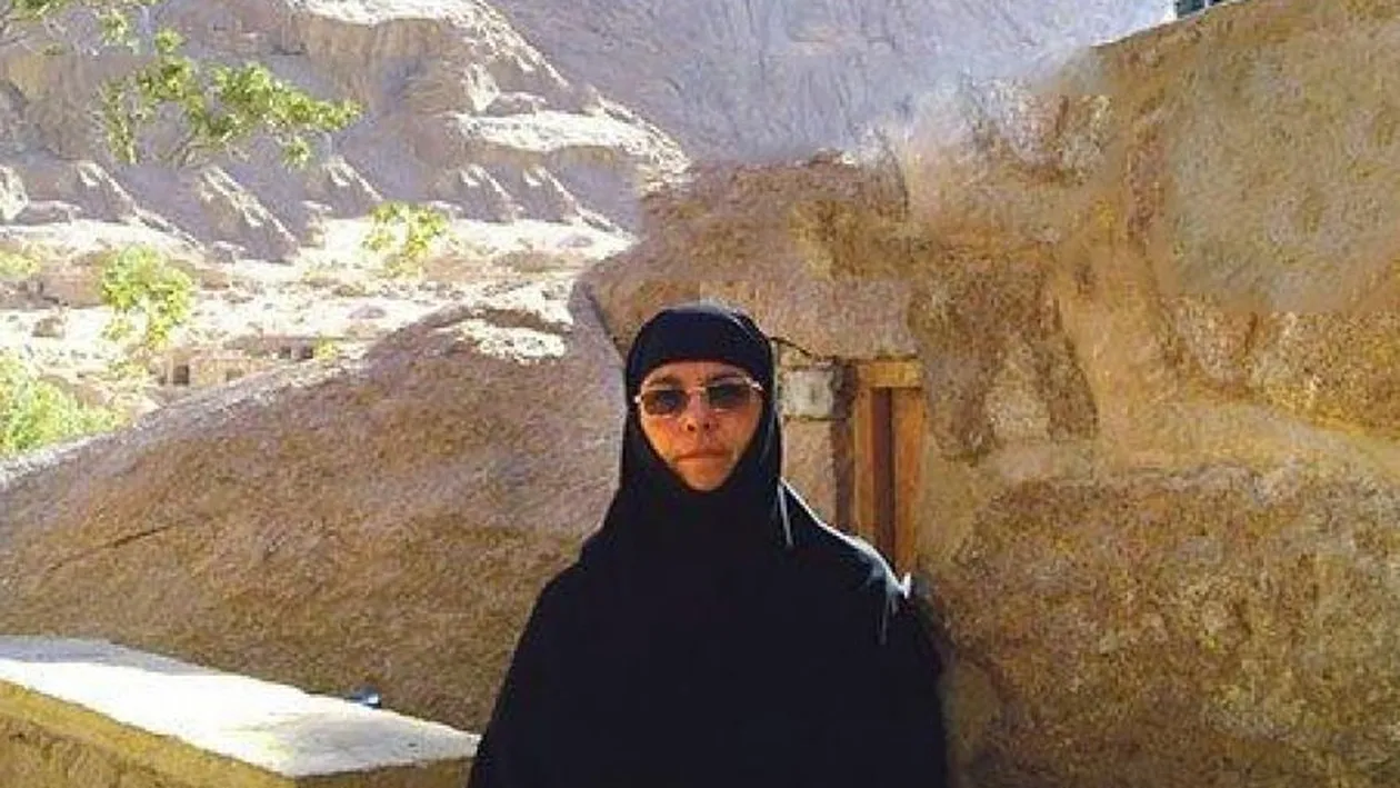 A fost vedetă la TVR, Pro TV și Antena 1 vreme de 15 ani, dar s-a călugărit! Cine este Maica Theodora și ce a făcut-o să ia decizia