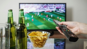 Program TV 15 decembrie 2025. Care sunt cele mai importante meciuri ale zilei de luni