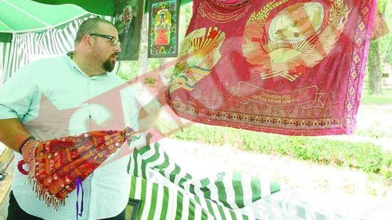 Piedone si-a luat steag comunist de la Targul Anticarilor