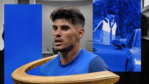 Florinel Coman, condamnat la 11 luni de închisoare și muncă în folosul comunității la Direcția Educație-Cultură! Fotbalistul ”naționalei” a recunoscut cât a plătit pentru un permis de conducere fals cumpărat de la Kiev