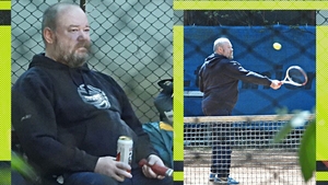 Mihai Constantin, campion și pe teren, nu doar pe scenă. Ionică din “Liceenii” s-a relaxat cu tenis și bere, în Herăstrău
