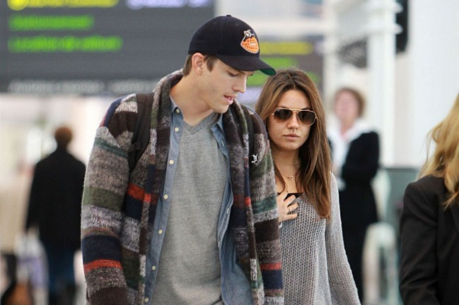 Celebra Mila Kunis a fost întrebată în direct ce face soţul ei pentru a o scoate din minţi şi a dat un răspuns genial şi neaşteptat: „Este un…”