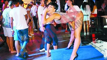 Se fataie pe cuburi in club