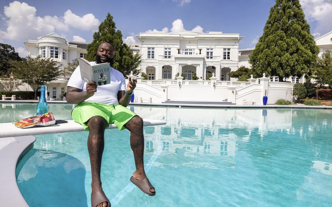 Antreprenorul Ali Symposium, singurul român invitat la evenimentul anului în SUA: Pool party-ul lui Rick Ross