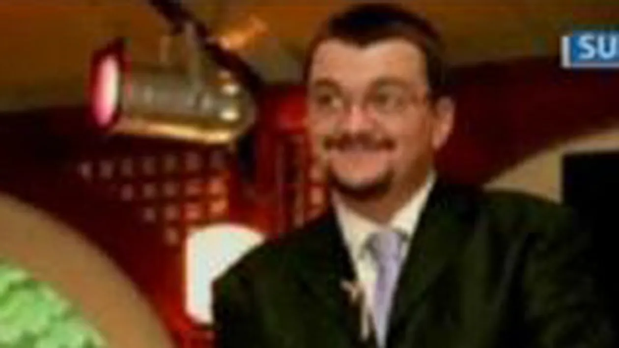 Tatal fetitei batute de bona anul trecut a fost atacat in fata blocului