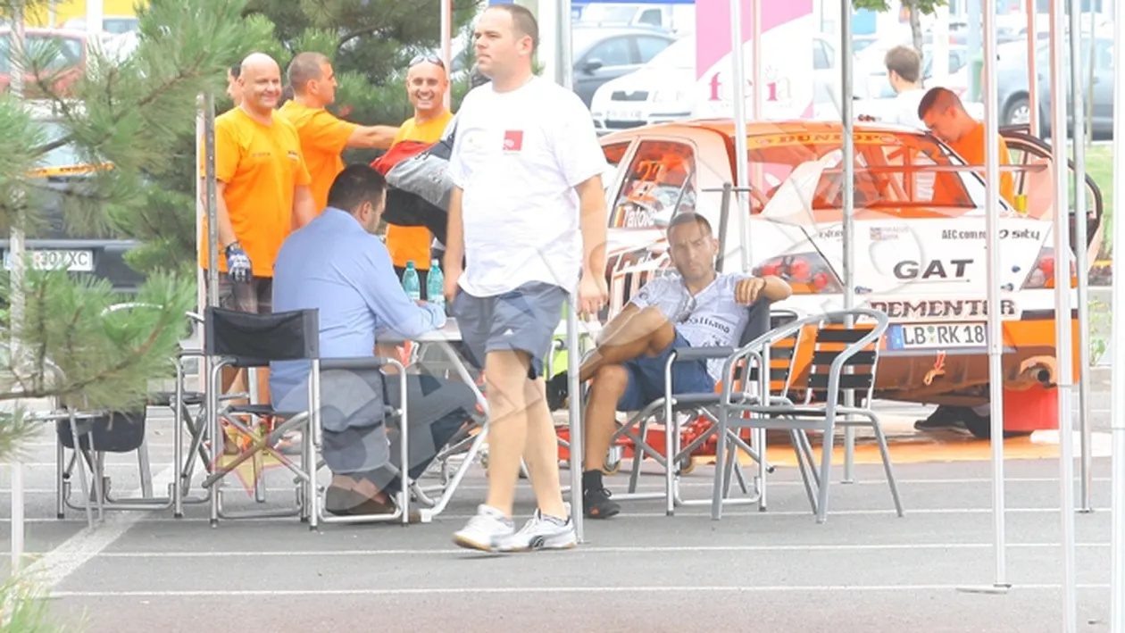 Milionarul Tatoiu, inselat de sotie cu copilotul lui!