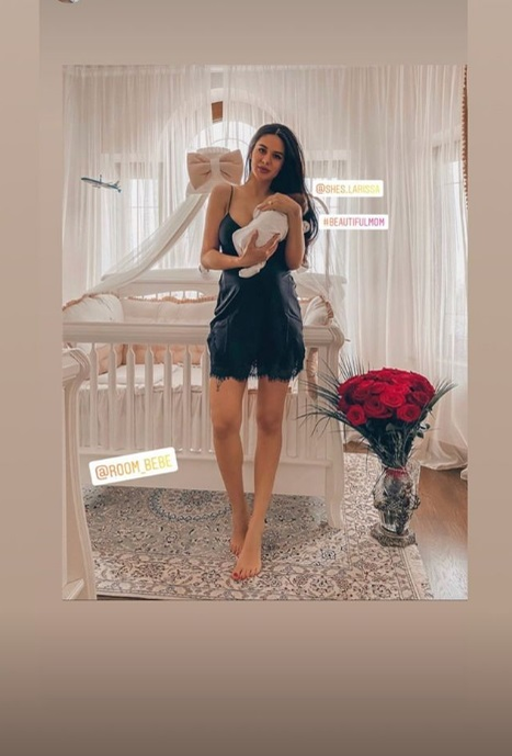 Larisa Ionescu a născut în secret! Avem primele imagini cu bebelușul și numele pe care l-a primit