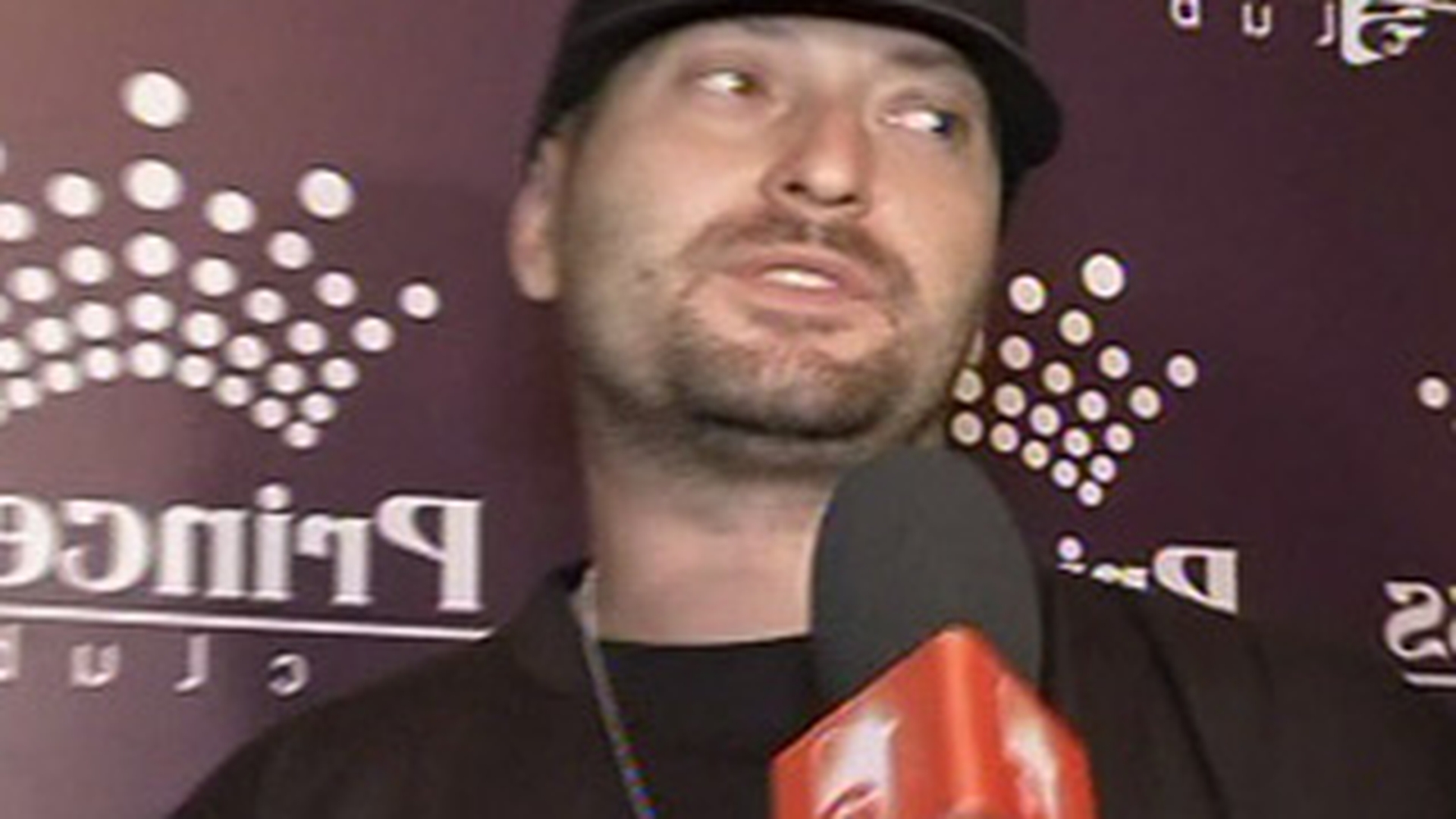 Interviu halucinant! Cheloo, catre o reporterita: "Nu am nimic personal cu tine, dar incepe sa mi se rupa p..."