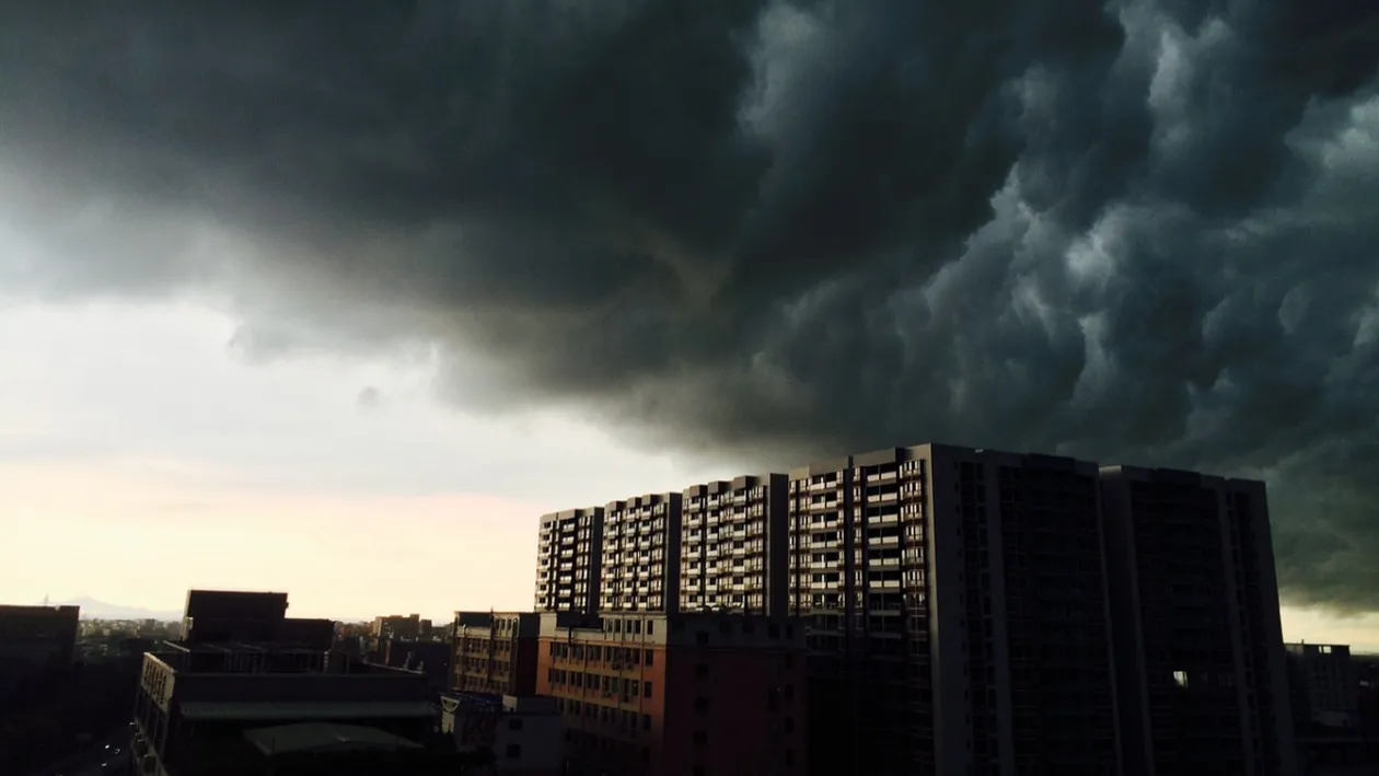 Furtuna Babet se apropie și meteorologii AccuWeather avertizează populația din Marea Britanie de pericol